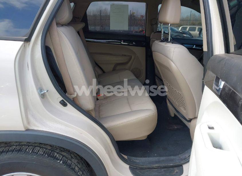 Photo 8 of 2011 Kia Sorento LX (VIN 5XYKT3A1XBG039894)