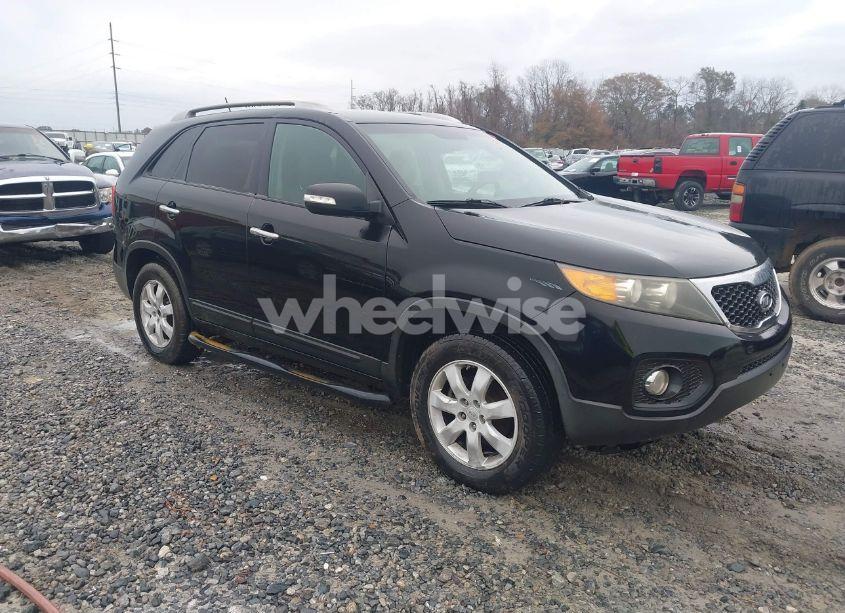 2011 Kia Sorento LX (VIN 5XYKT3A1XBG051303) main photo