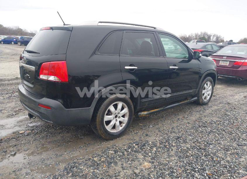 Photo 4 of 2011 Kia Sorento LX (VIN 5XYKT3A1XBG051303)