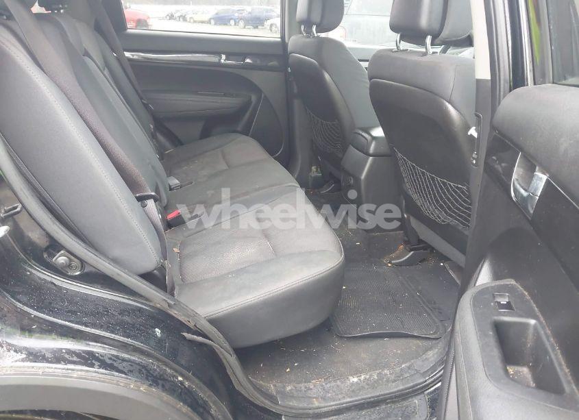 Photo 8 of 2011 Kia Sorento LX (VIN 5XYKT3A1XBG051303)