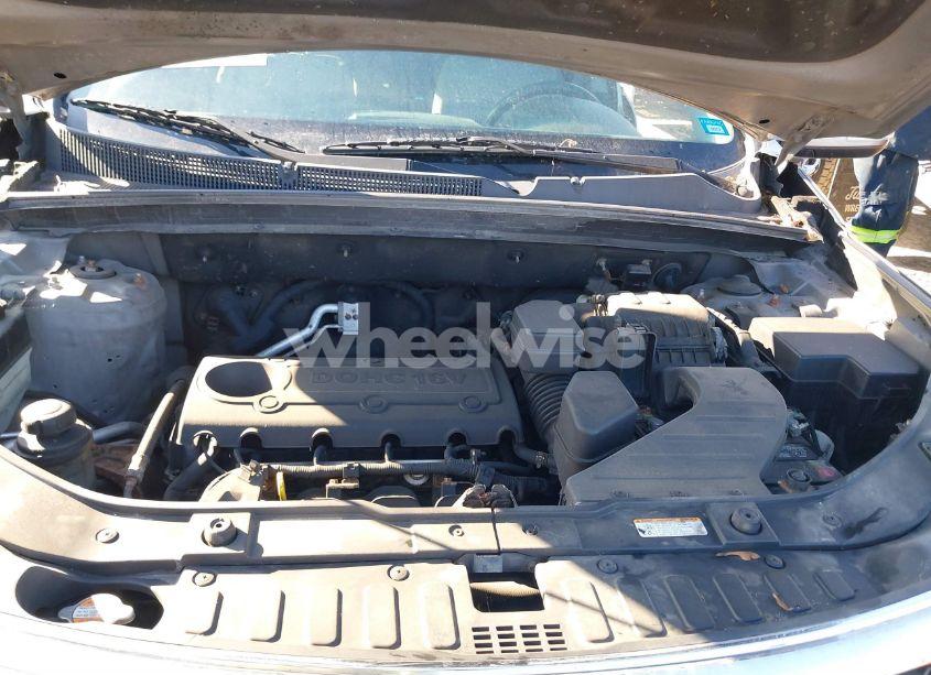 Photo 10 of 2011 Kia Sorento LX (VIN 5XYKT3A1XBG051561)