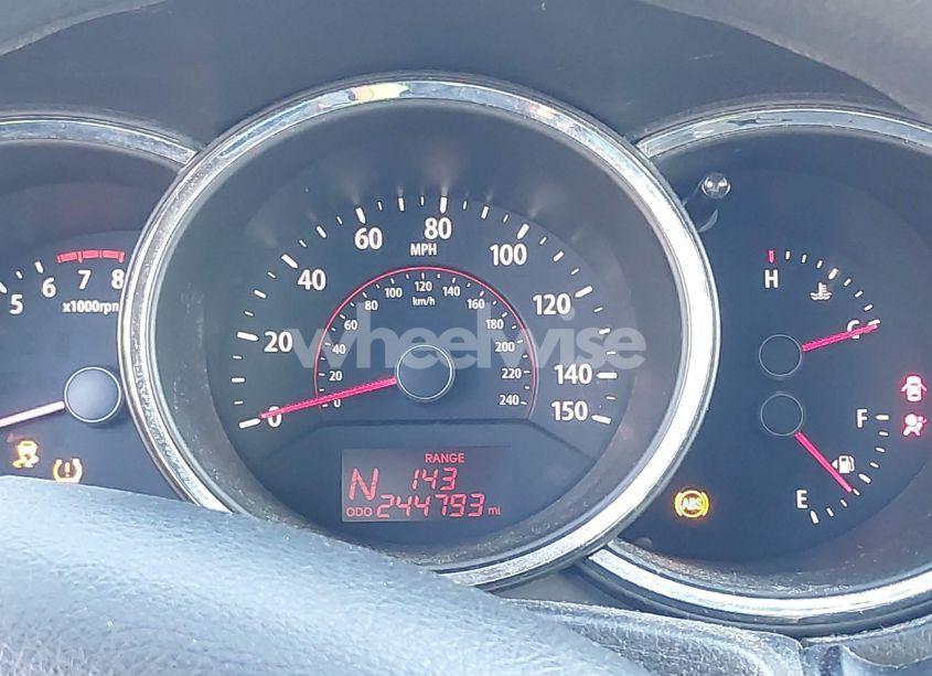 Photo 7 of 2011 Kia Sorento LX (VIN 5XYKT3A1XBG051561)