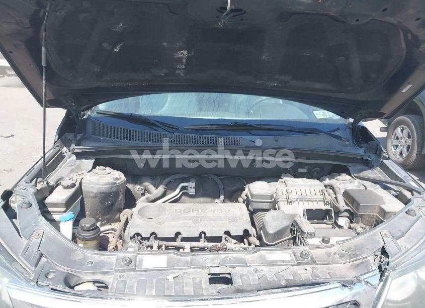 Photo 10 of 2011 Kia Sorento LX (VIN 5XYKT3A1XBG065217)