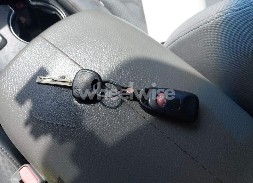 Photo 11 of 2011 Kia Sorento LX (VIN 5XYKT3A1XBG065217)