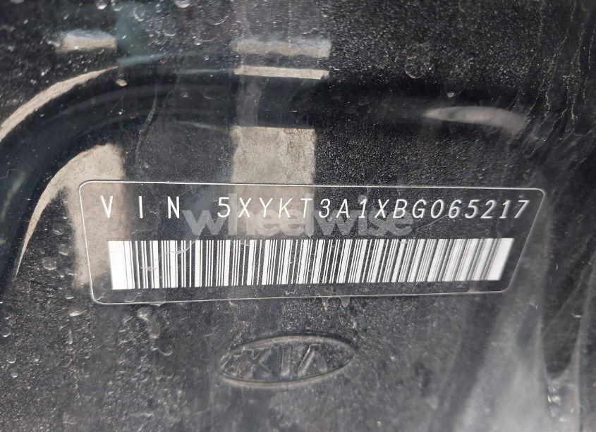 Photo 9 of 2011 Kia Sorento LX (VIN 5XYKT3A1XBG065217)