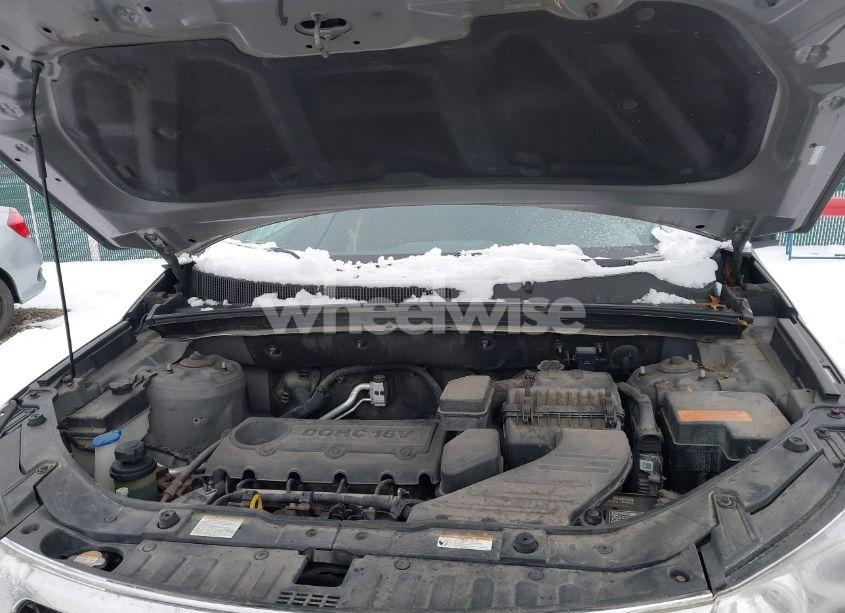 Photo 10 of 2011 Kia Sorento LX (VIN 5XYKT3A1XBG078355)