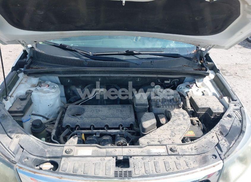 Photo 10 of 2011 Kia Sorento LX (VIN 5XYKT3A1XBG101827)