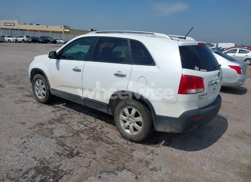 Photo 3 of 2011 Kia Sorento LX (VIN 5XYKT3A1XBG101827)