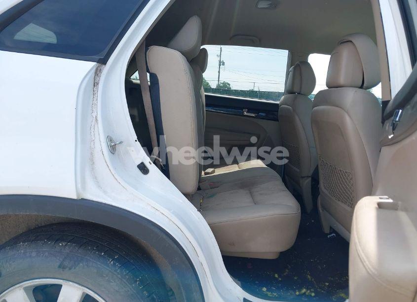 Photo 8 of 2011 Kia Sorento LX (VIN 5XYKT3A1XBG101827)