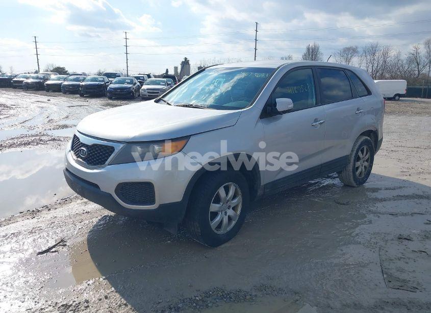 Photo 2 of 2011 Kia Sorento LX (VIN 5XYKT3A1XBG108244)