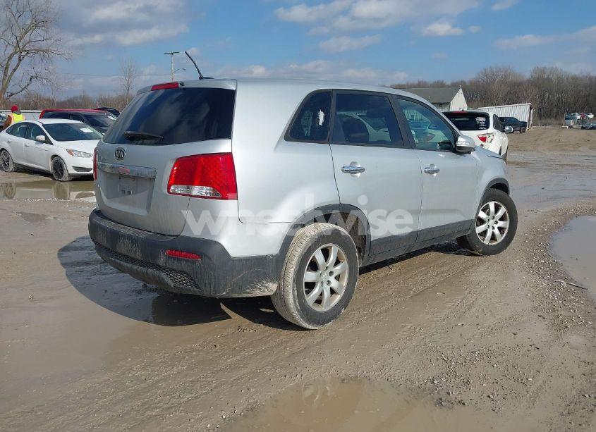 Photo 4 of 2011 Kia Sorento LX (VIN 5XYKT3A1XBG108244)