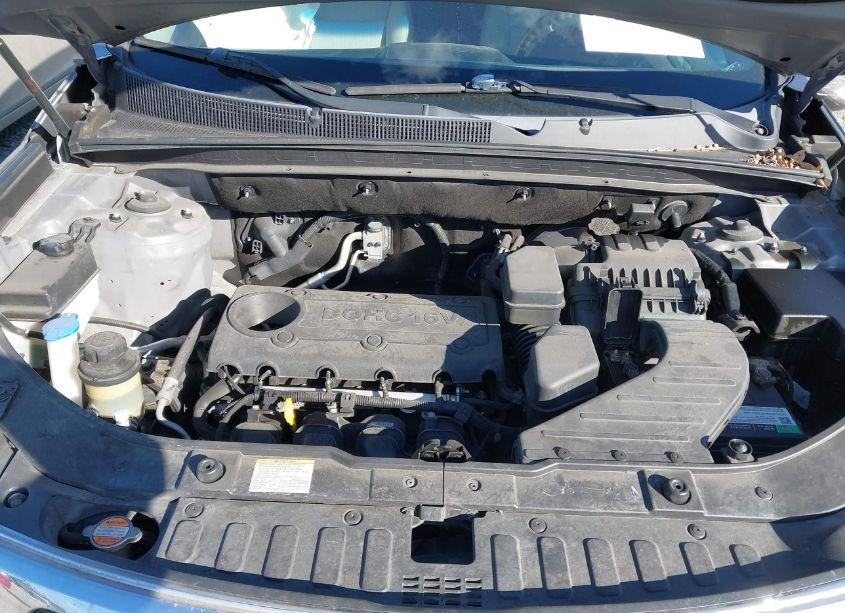 Photo 10 of 2011 Kia Sorento LX (VIN 5XYKT3A1XBG140286)