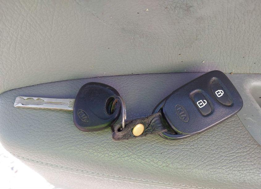 Photo 11 of 2011 Kia Sorento LX (VIN 5XYKT3A1XBG140286)