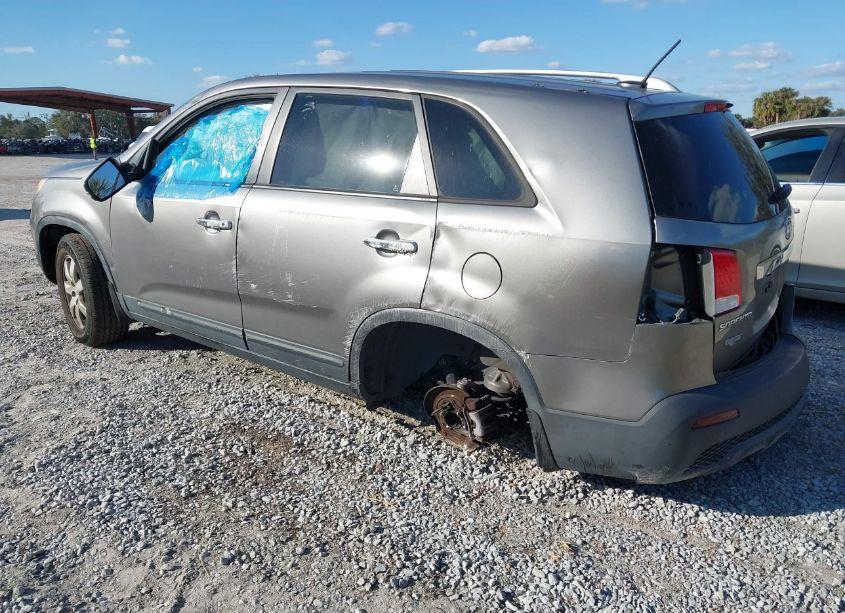 Photo 3 of 2011 Kia Sorento LX (VIN 5XYKT3A1XBG140286)