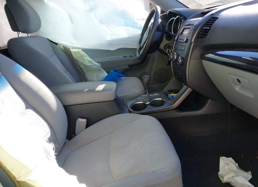 Photo 5 of 2011 Kia Sorento LX (VIN 5XYKT3A1XBG140286)