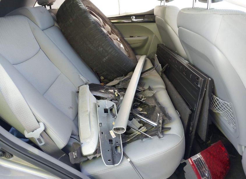 Photo 8 of 2011 Kia Sorento LX (VIN 5XYKT3A1XBG140286)