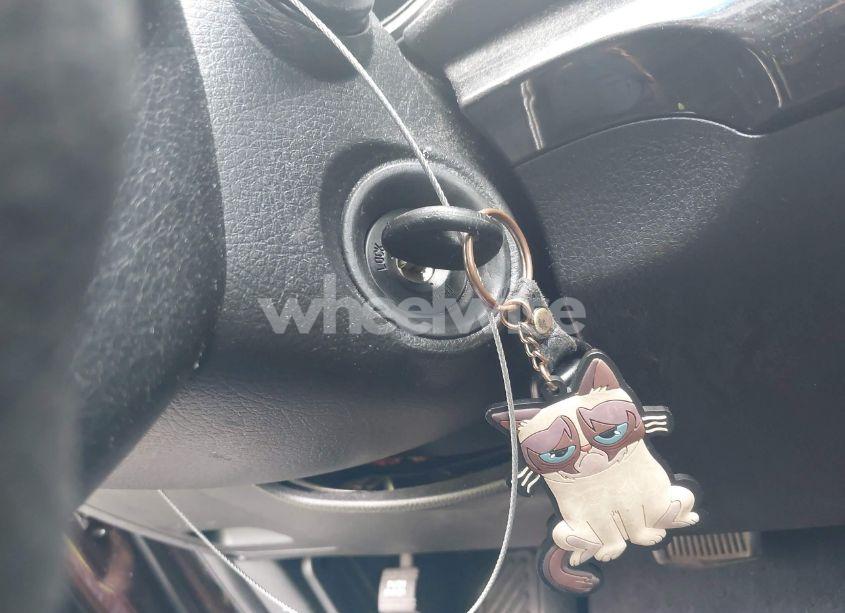 Photo 11 of 2011 Kia Sorento LX (VIN 5XYKT3A1XBG147240)