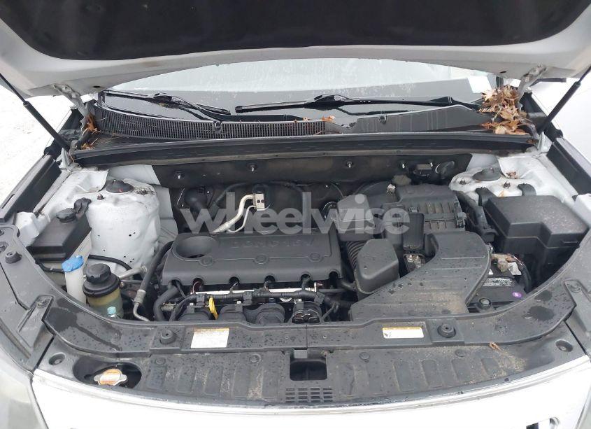Photo 10 of 2011 Kia Sorento LX (VIN 5XYKT3A1XBG148288)