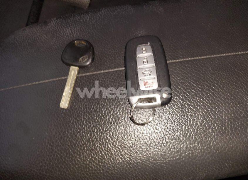 Photo 11 of 2011 Kia Sorento LX (VIN 5XYKT3A1XBG148288)