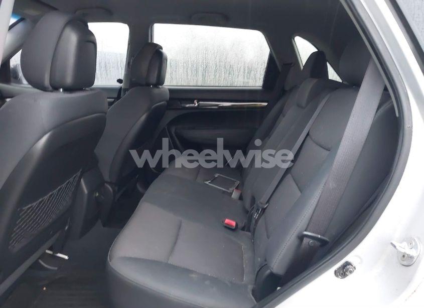 Photo 8 of 2011 Kia Sorento LX (VIN 5XYKT3A1XBG148288)