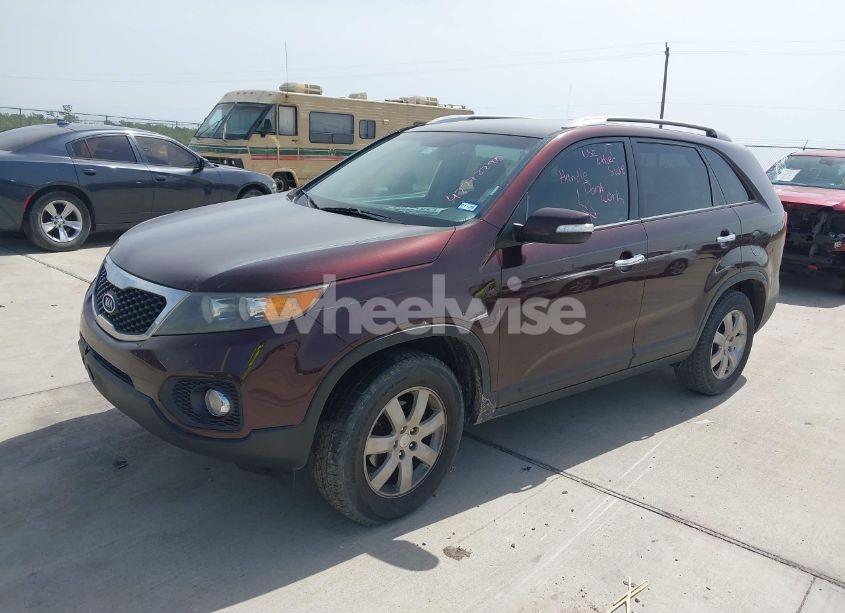 Photo 2 of 2011 Kia Sorento LX (VIN 5XYKT3A1XBG163342)