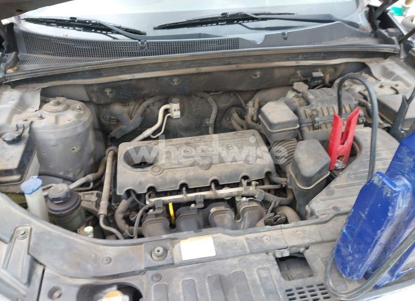 Photo 10 of 2011 Kia Sorento LX (VIN 5XYKT3A1XBG186877)