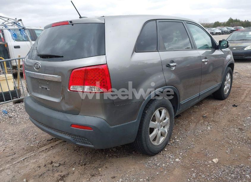 Photo 4 of 2011 Kia Sorento LX (VIN 5XYKT3A1XBG186877)