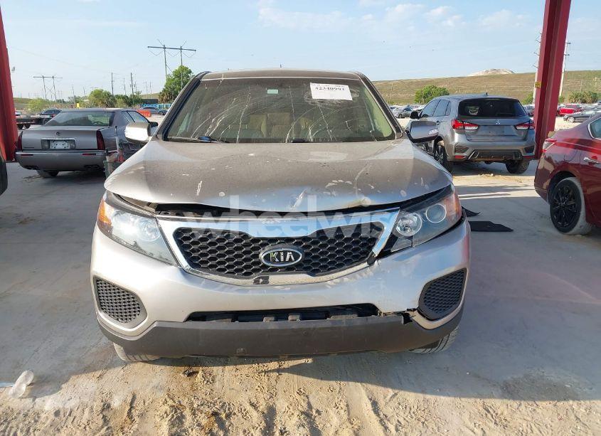 Photo 12 of 2013 Kia Sorento LX (VIN 5XYKT3A1XDG322718)