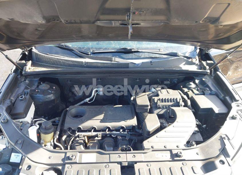 Photo 10 of 2013 Kia Sorento LX (VIN 5XYKT3A1XDG377346)