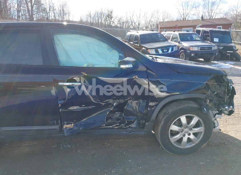 Photo 13 of 2013 Kia Sorento LX (VIN 5XYKT3A1XDG377346)