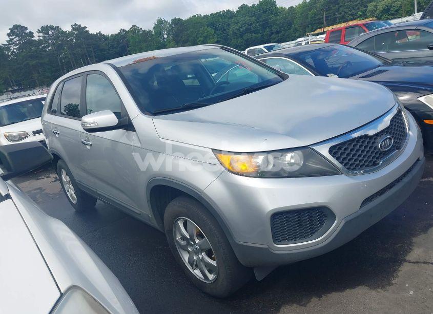 2013 Kia Sorento LX (VIN 5XYKT3A1XDG394440) main photo