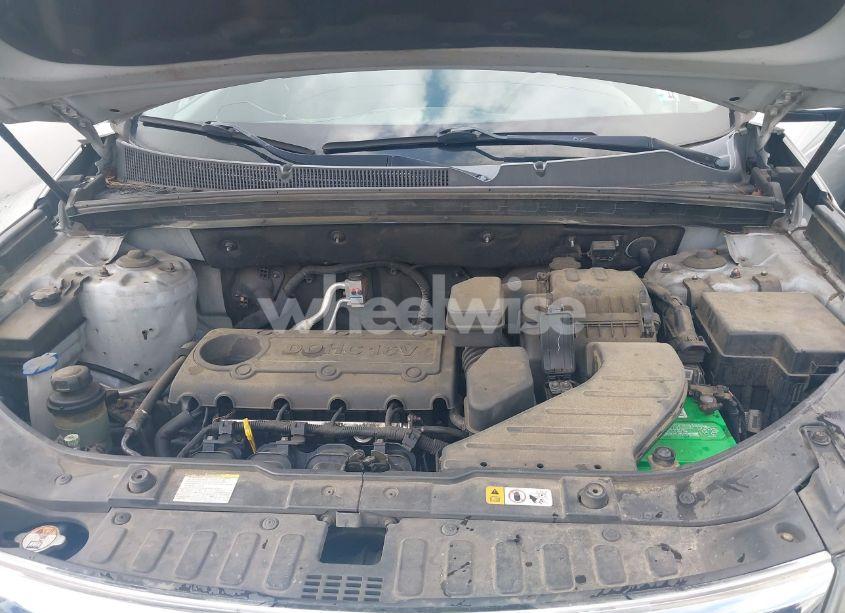 Photo 10 of 2013 Kia Sorento LX (VIN 5XYKT3A1XDG394440)