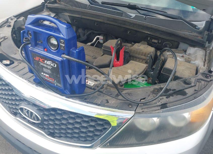 Photo 12 of 2013 Kia Sorento LX (VIN 5XYKT3A1XDG394440)