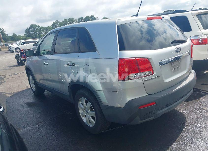 Photo 3 of 2013 Kia Sorento LX (VIN 5XYKT3A1XDG394440)