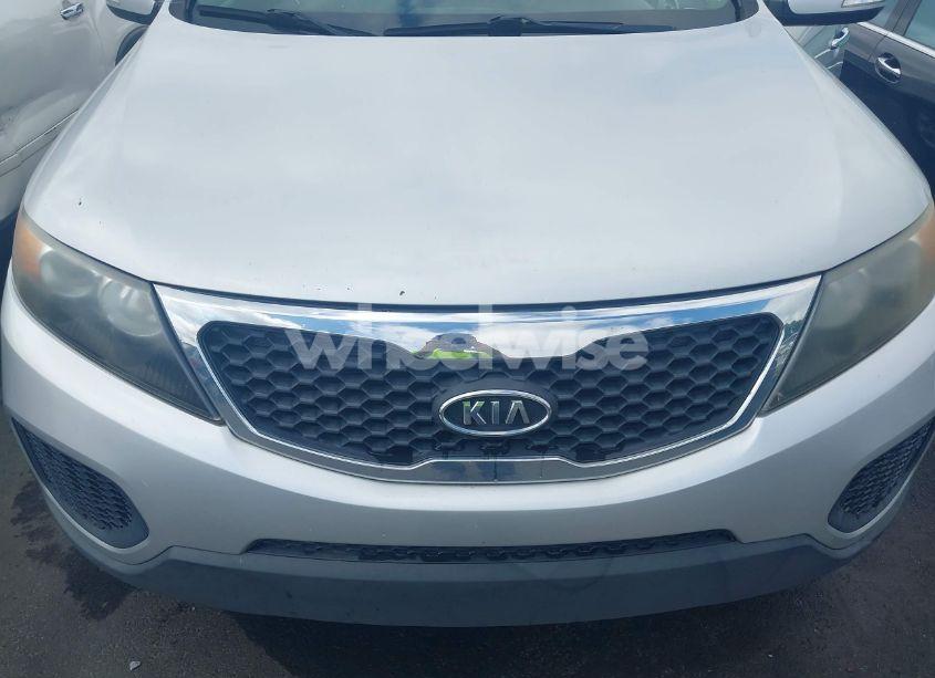 Photo 6 of 2013 Kia Sorento LX (VIN 5XYKT3A1XDG394440)