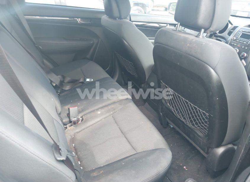 Photo 8 of 2013 Kia Sorento LX (VIN 5XYKT3A1XDG394440)