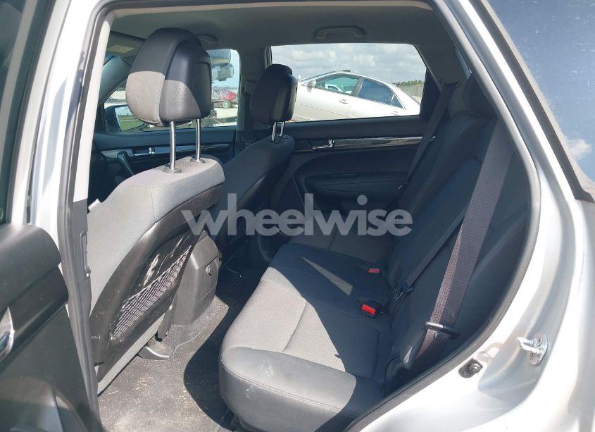 Photo 8 of 2013 Kia Sorento LX (VIN 5XYKT3A1XDG418137)