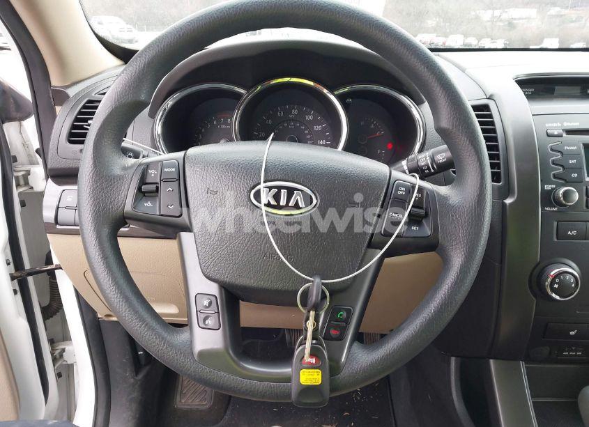 Photo 11 of 2012 Kia Sorento LX (VIN 5XYKT3A60CG211718)