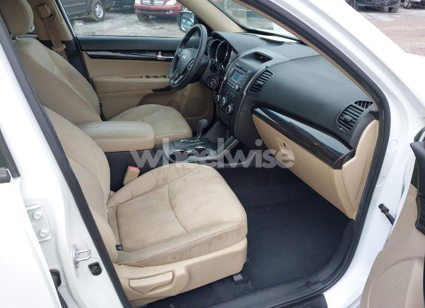 Photo 5 of 2012 Kia Sorento LX (VIN 5XYKT3A60CG211718)