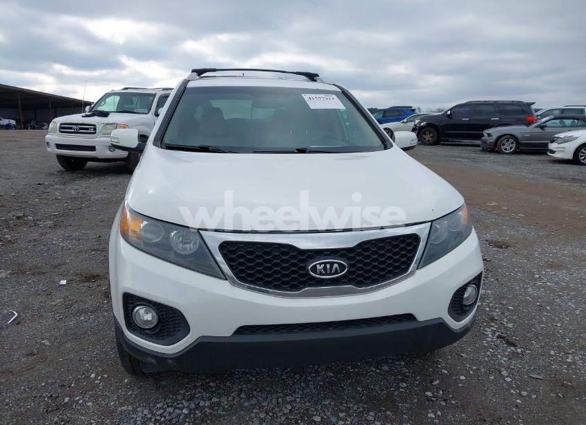 Photo 6 of 2012 Kia Sorento LX (VIN 5XYKT3A60CG211718)