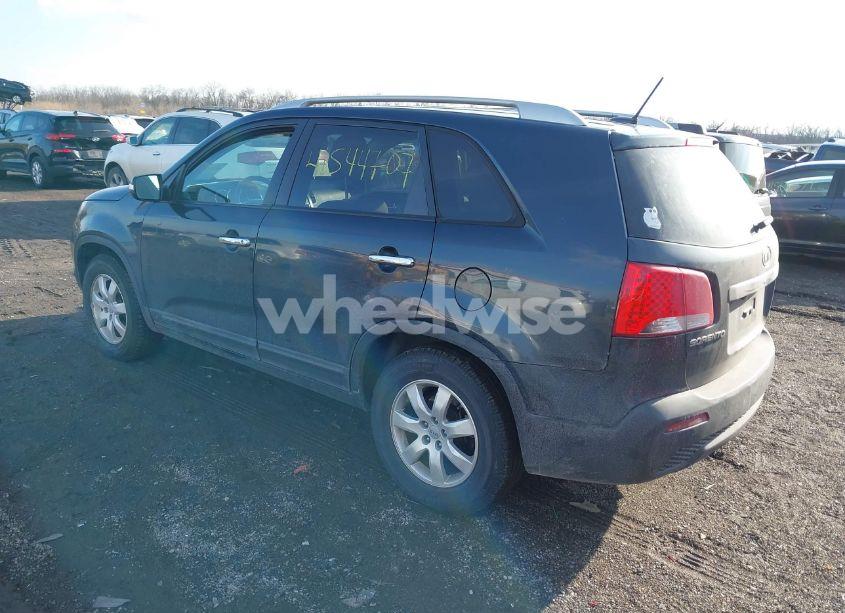 Photo 3 of 2012 Kia Sorento LX (VIN 5XYKT3A60CG238417)