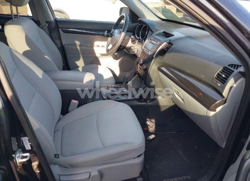 Photo 5 of 2012 Kia Sorento LX (VIN 5XYKT3A60CG238417)