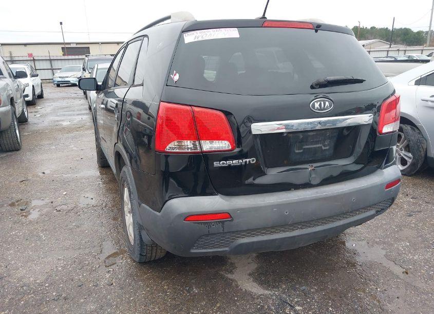 Photo 3 of 2013 Kia Sorento LX (VIN 5XYKT3A60DG309763)