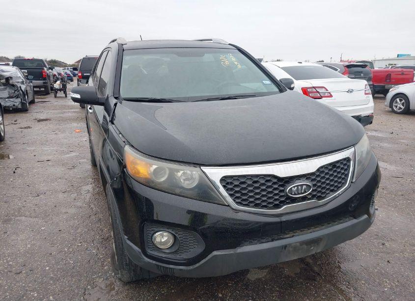 Photo 6 of 2013 Kia Sorento LX (VIN 5XYKT3A60DG309763)