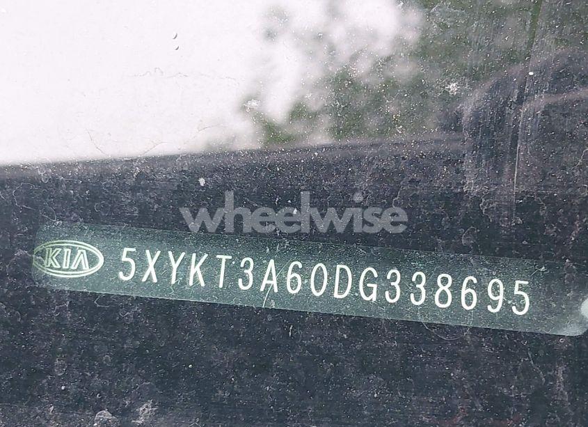 Photo 9 of 2013 Kia Sorento LX (VIN 5XYKT3A60DG338695)