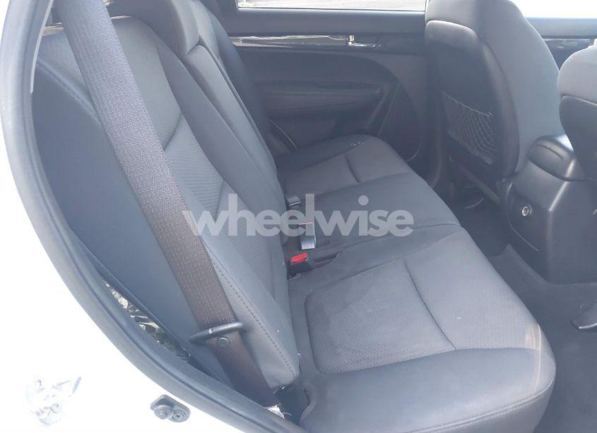 Photo 8 of 2013 Kia Sorento LX (VIN 5XYKT3A60DG354069)