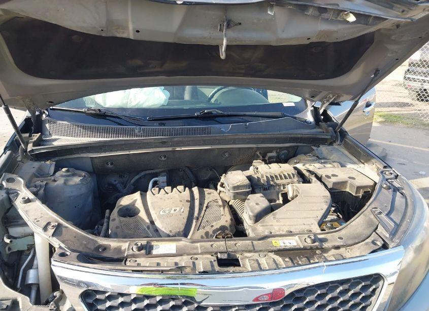Photo 10 of 2013 Kia Sorento LX (VIN 5XYKT3A60DG363371)