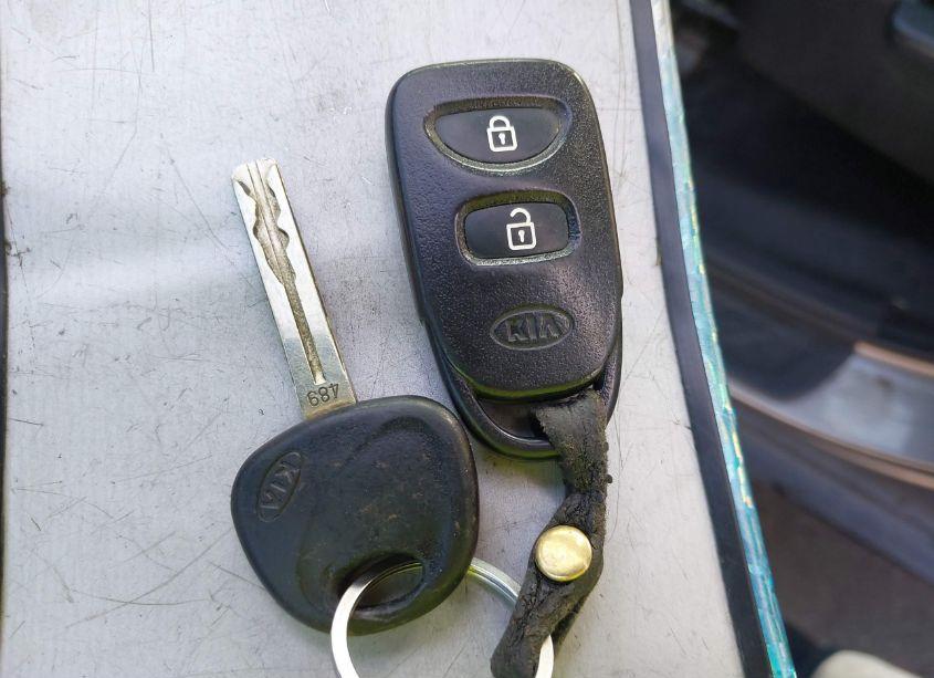 Photo 11 of 2013 Kia Sorento LX (VIN 5XYKT3A60DG363371)