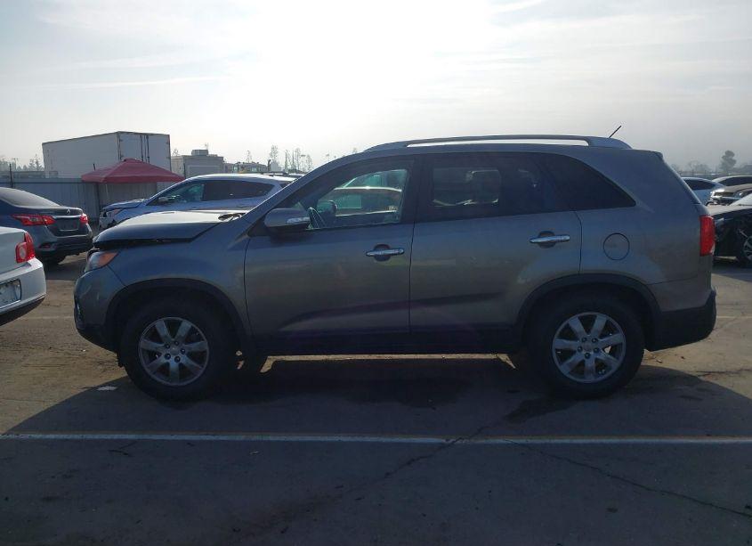 Photo 15 of 2013 Kia Sorento LX (VIN 5XYKT3A60DG363371)