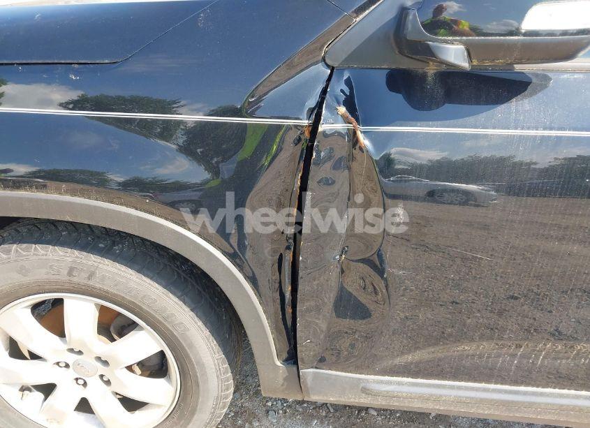 Photo 6 of 2013 Kia Sorento LX (VIN 5XYKT3A60DG406669)